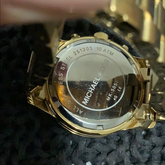 Michael Kors Gold Watch - Picture 3 of 4